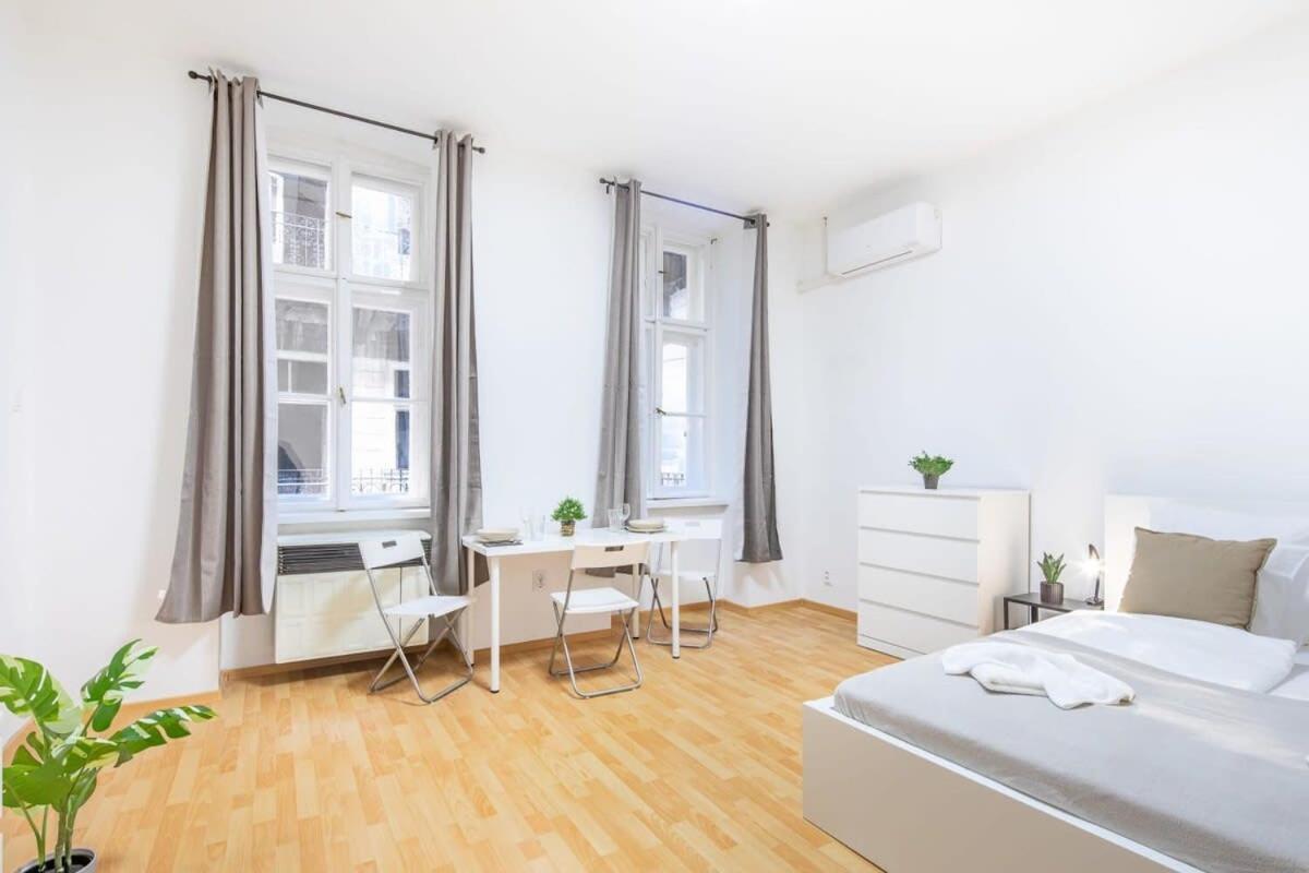 Very Central Convenient Flat Budapest Luaran gambar