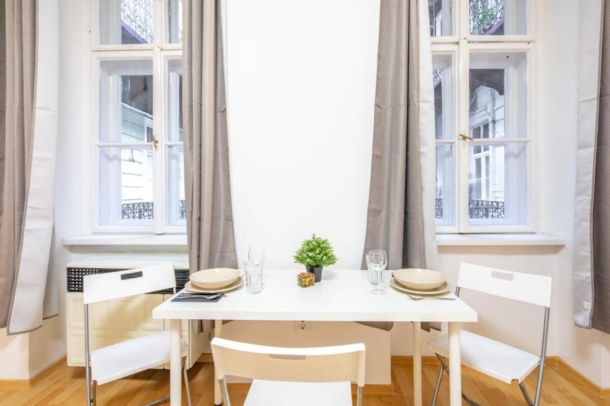 Very Central Convenient Flat Budapest Luaran gambar